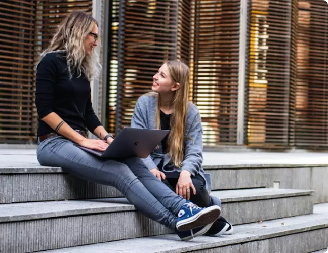 Komunikacja studentów i absolwentów